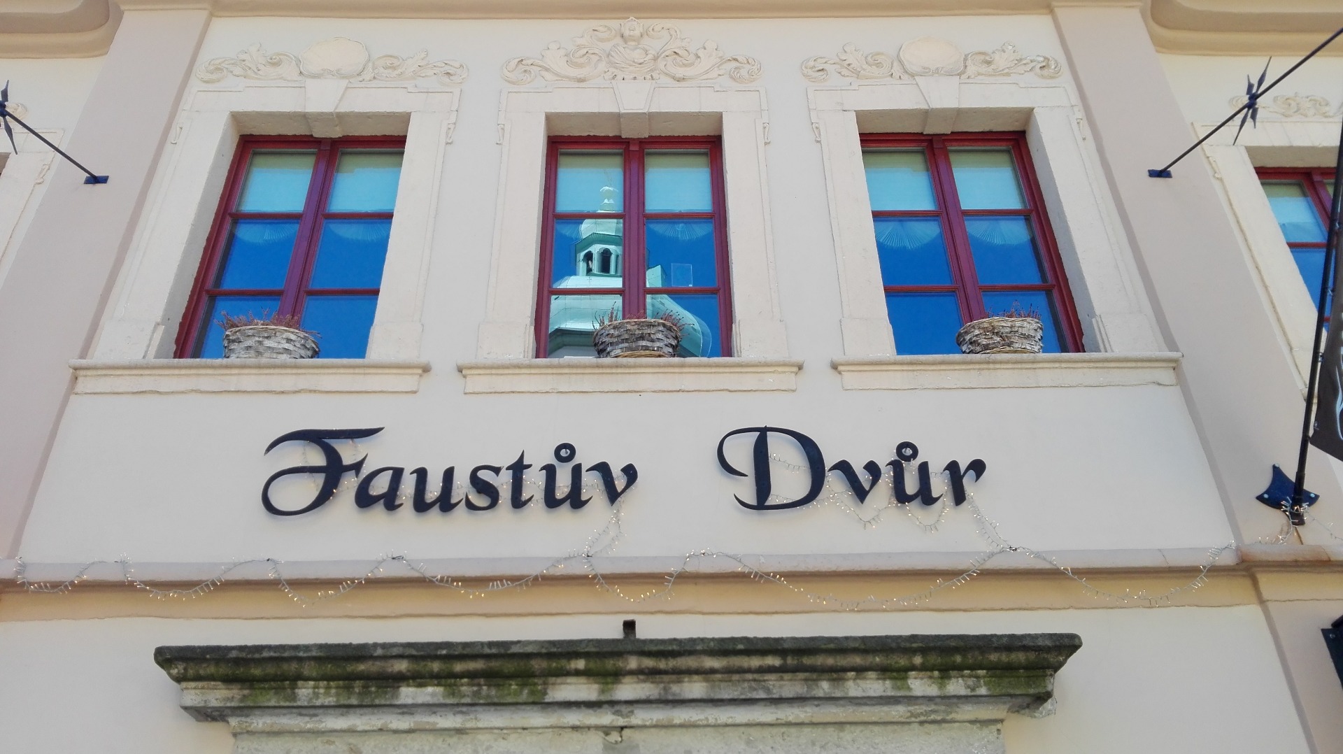 Historický interiér restaurace Faustův Dvůr